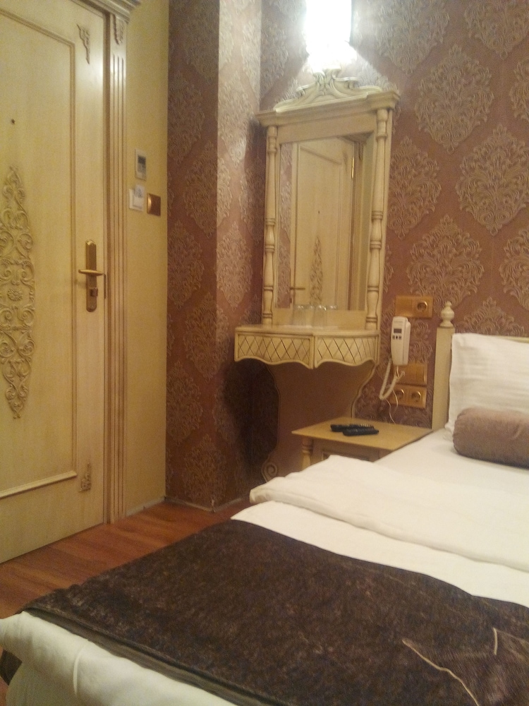 Kaftan Hotel 12
