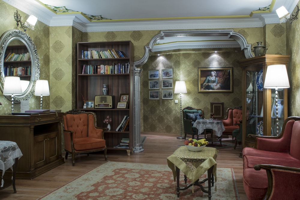 Tashkonak Studio Suites 2