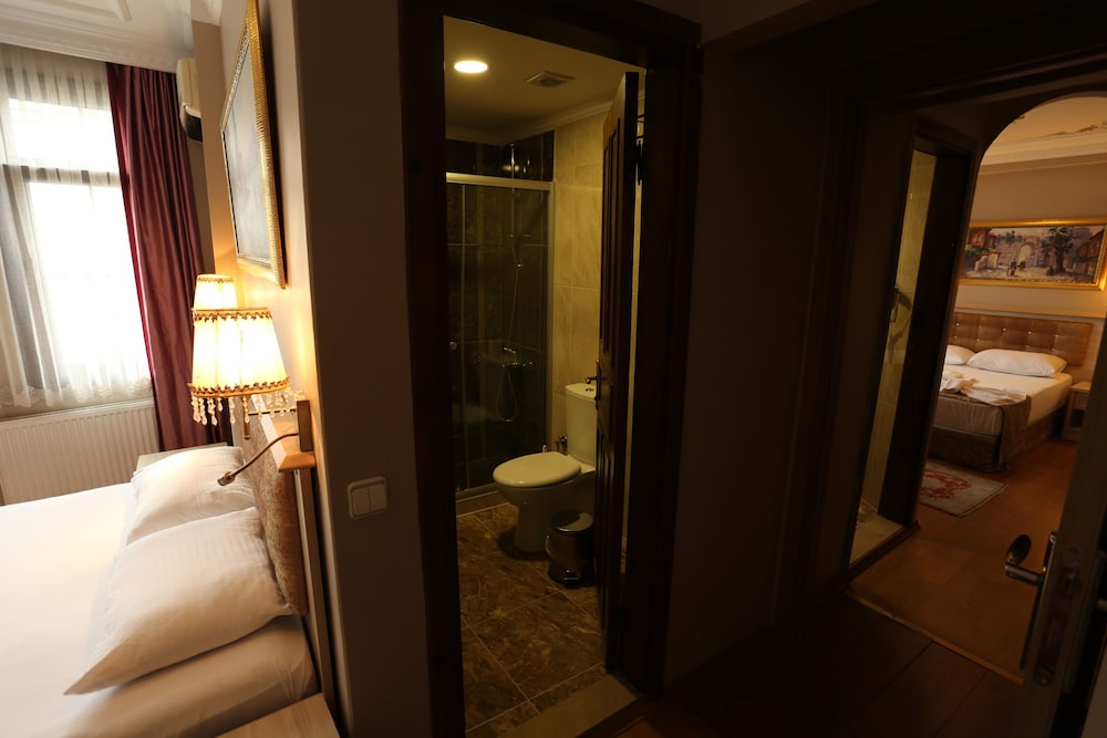 Tashkonak Studio Suites 11