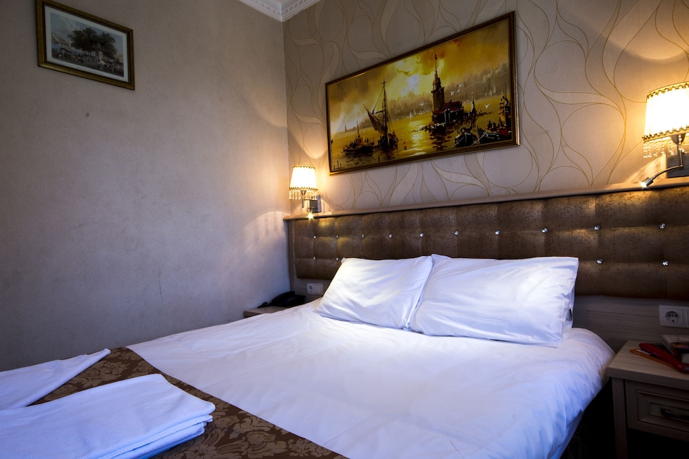 Tashkonak Studio Suites 5