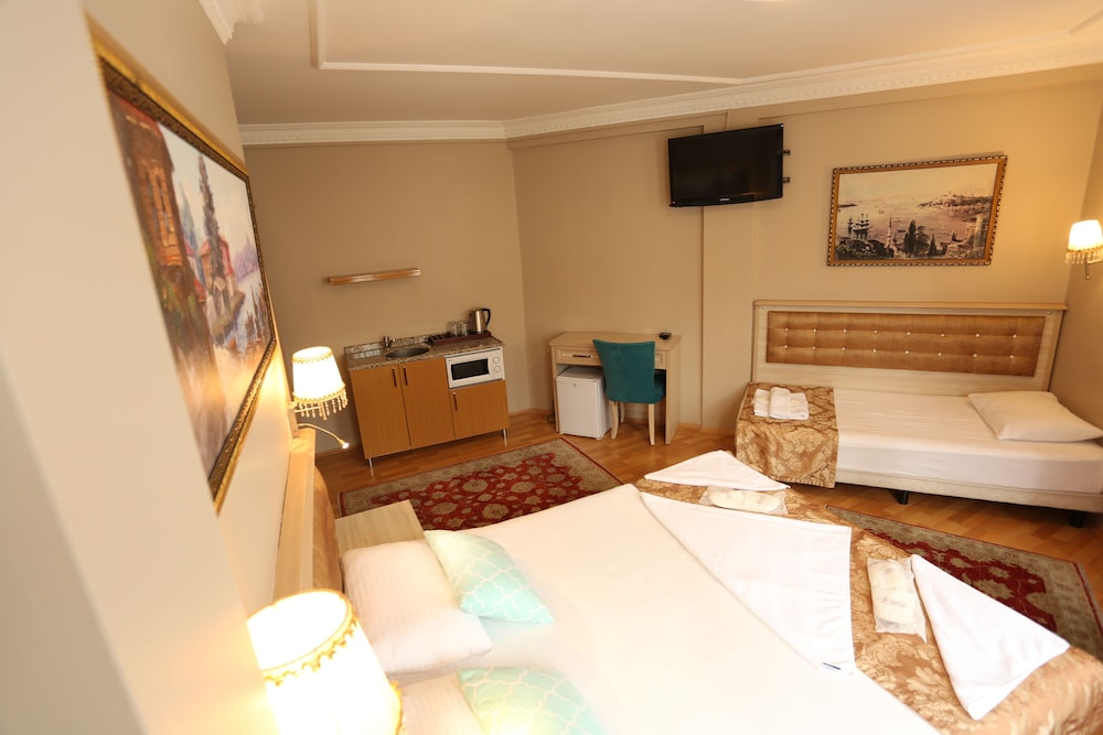 Tashkonak Studio Suites 10