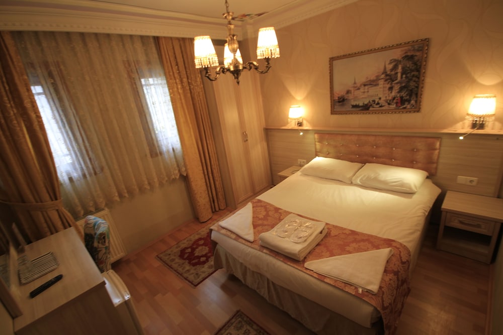 Tashkonak Studio Suites 3