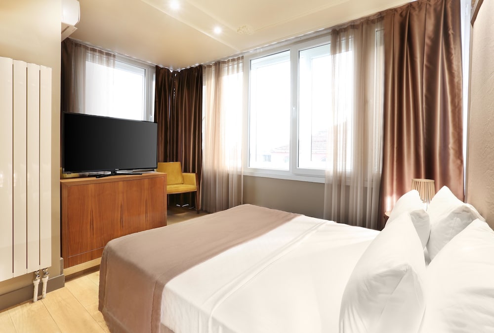 Taksim Premium Hotel 21