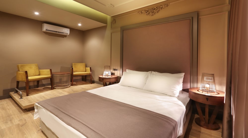 Taksim Premium Hotel 7