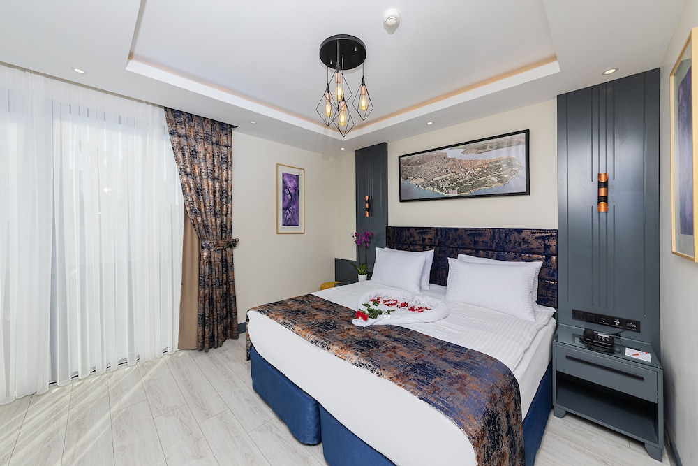 The Magnaura Palace 20