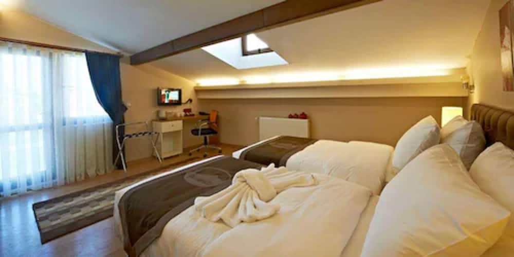 Retropera Hotel 12