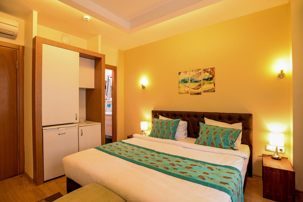 Retropera Hotel 8