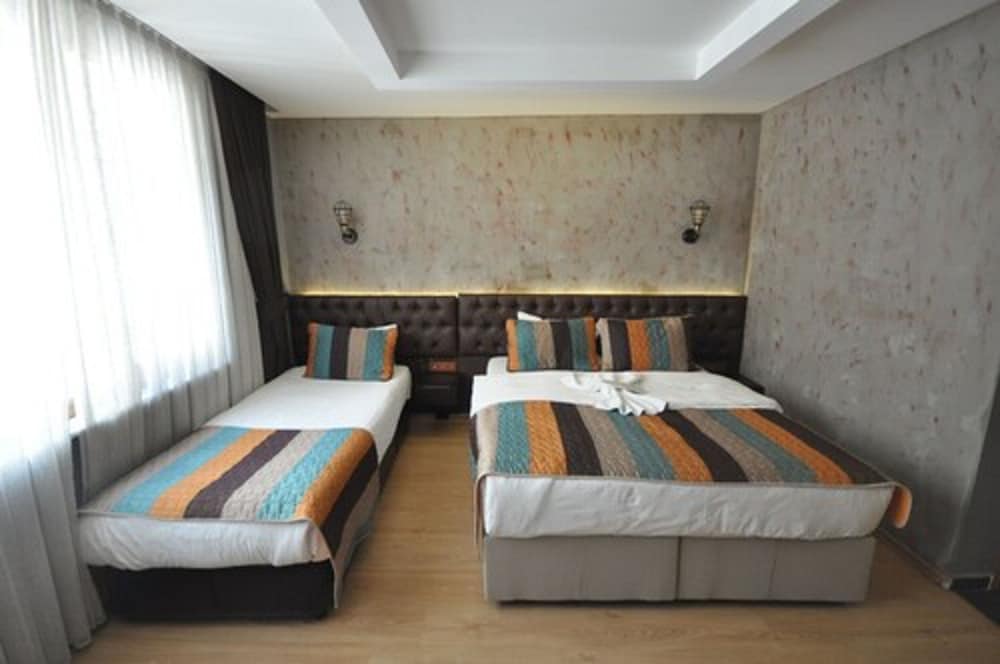 Retropera Hotel 18