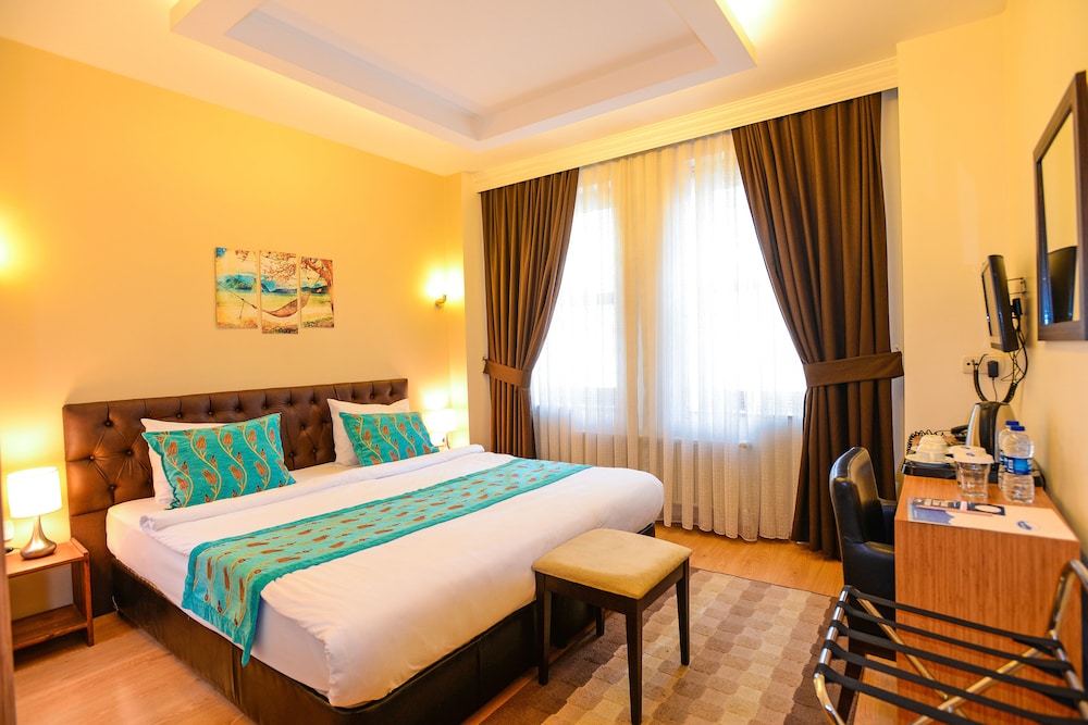 Retropera Hotel 10