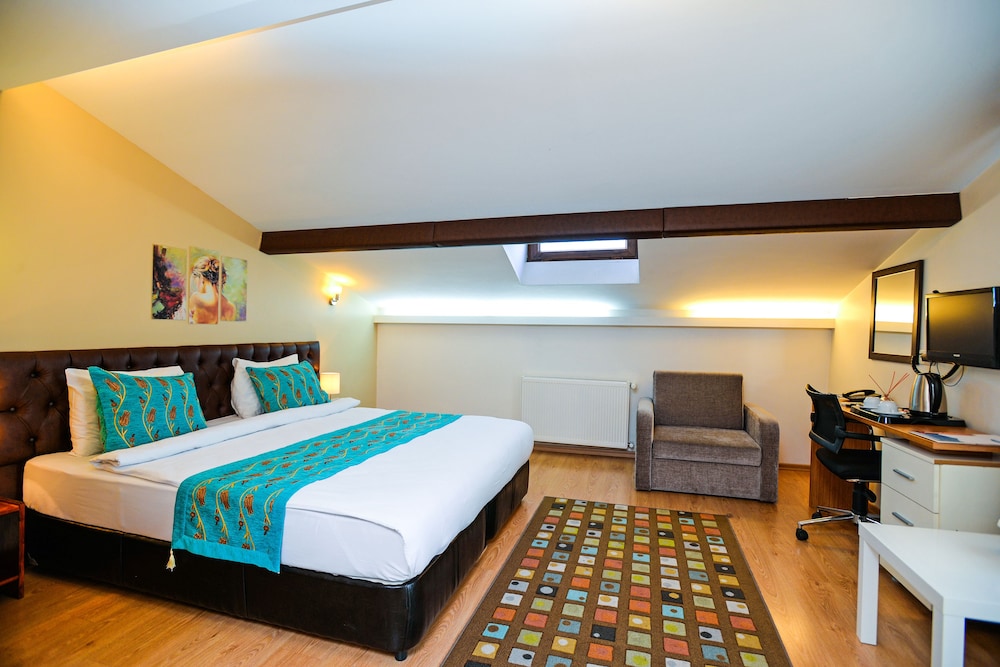Retropera Hotel 6