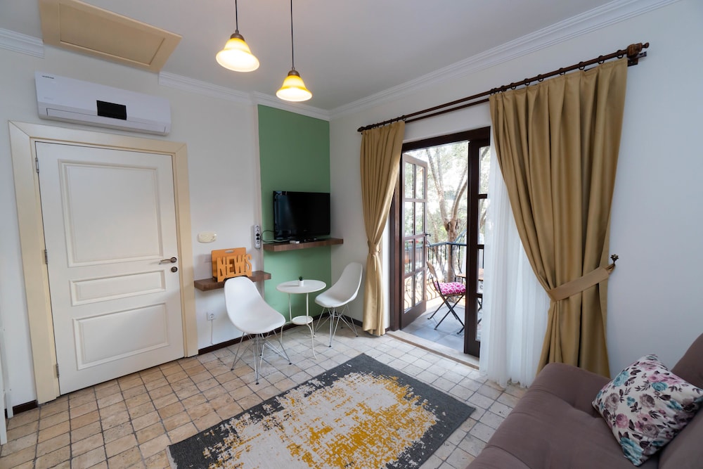 The Suite Apart Hotel 5