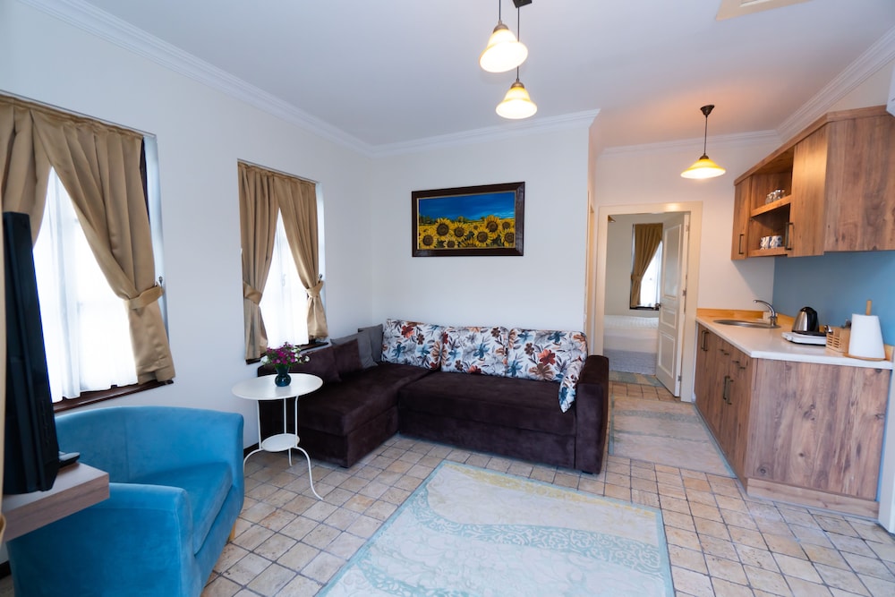 The Suite Apart Hotel 8