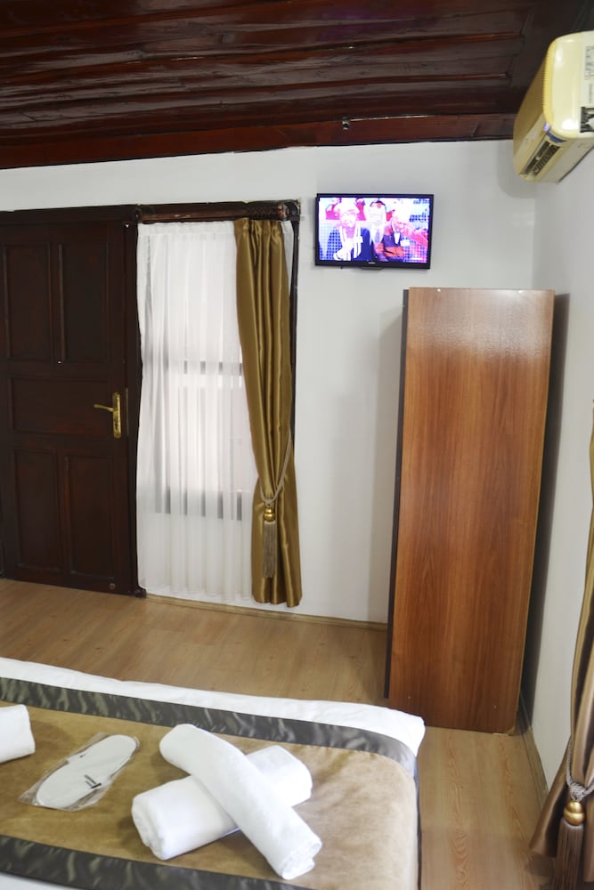 Konak Hotel Kaleici 19