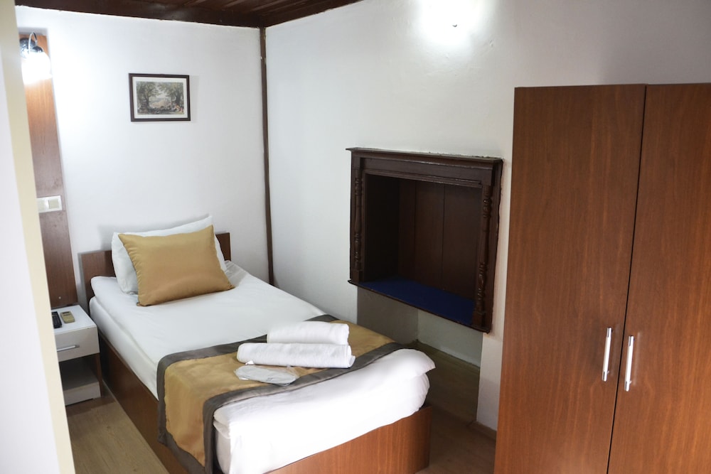 Konak Hotel Kaleici 22