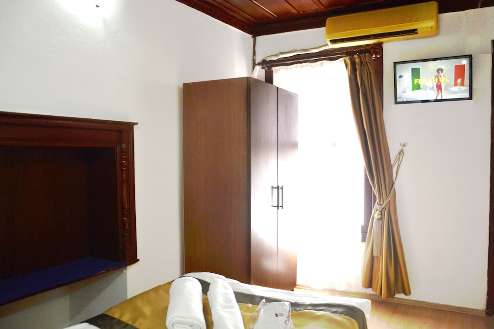 Konak Hotel Kaleici 23