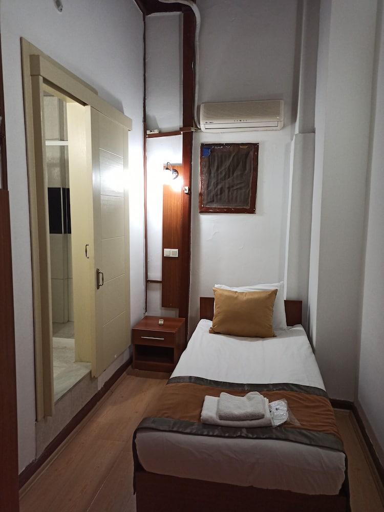 Konak Hotel Kaleici 8