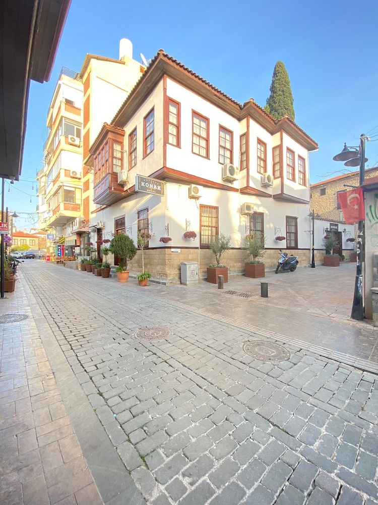 Konak Hotel Kaleici 1