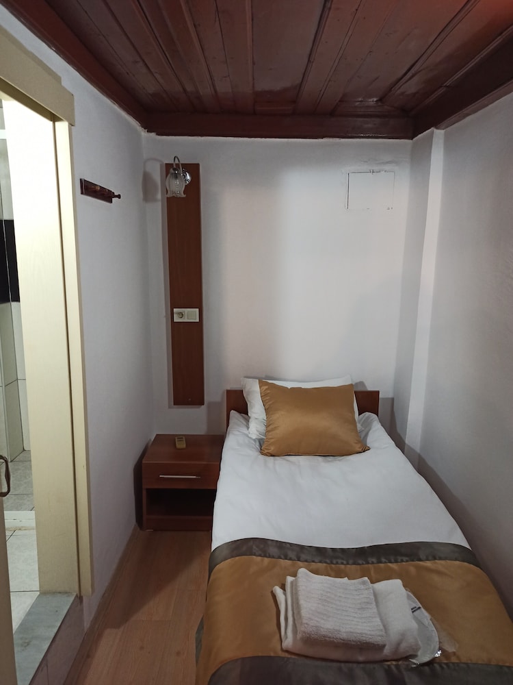 Konak Hotel Kaleici 7