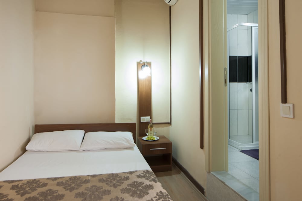 Konak Hotel Kaleici 6