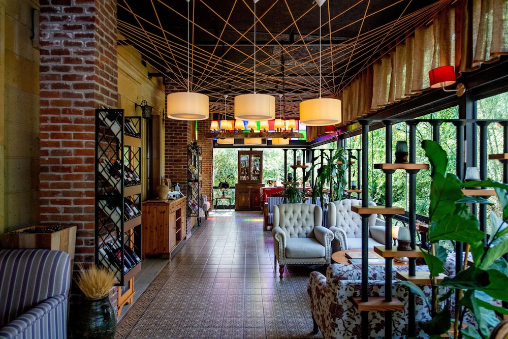 Wineport Lodge Agva 10