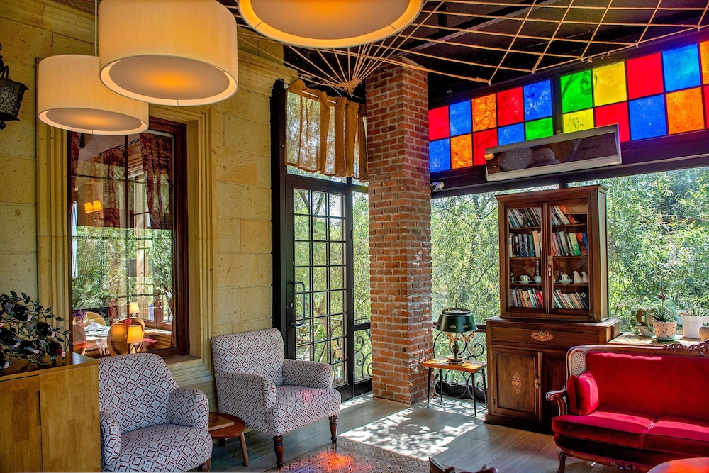 Wineport Lodge Agva 8