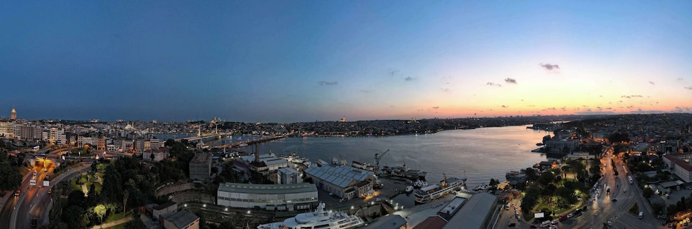 Radisson Blu Hotel Istanbul Pera 1