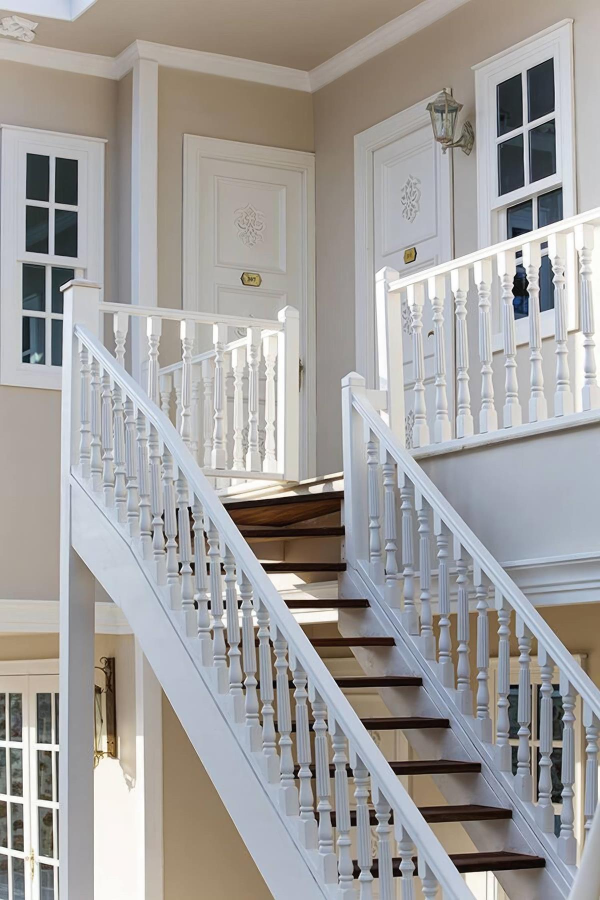Elegance East Hotel 4