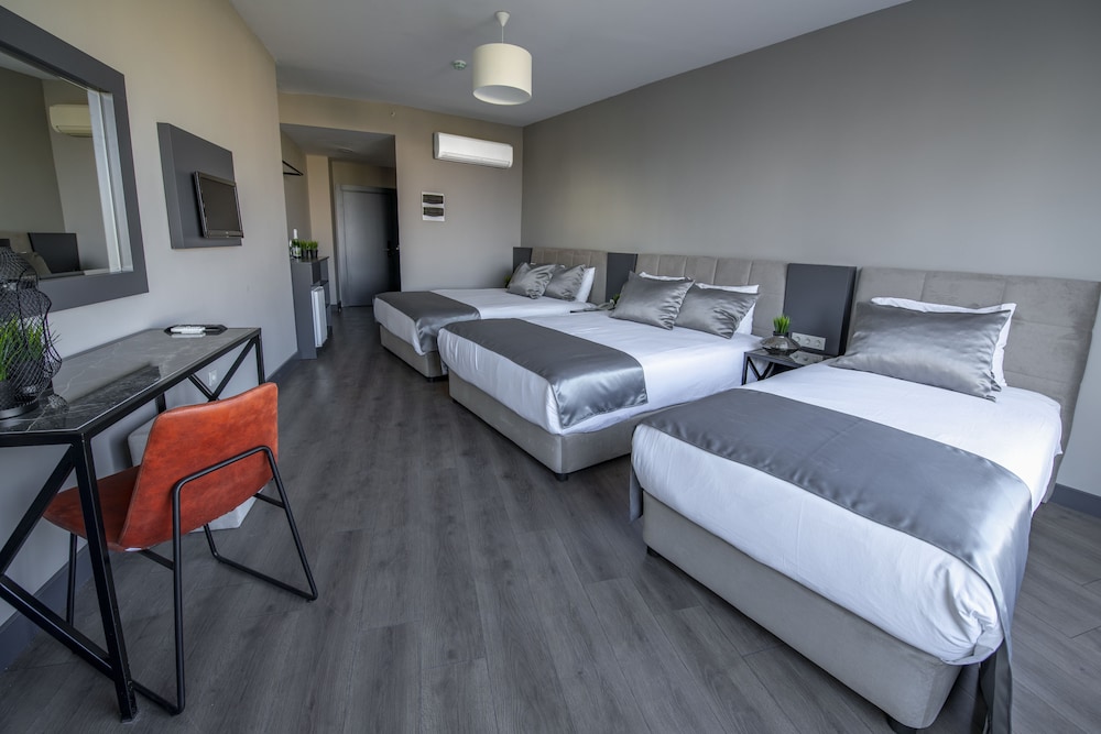 Tourist Hotel 6