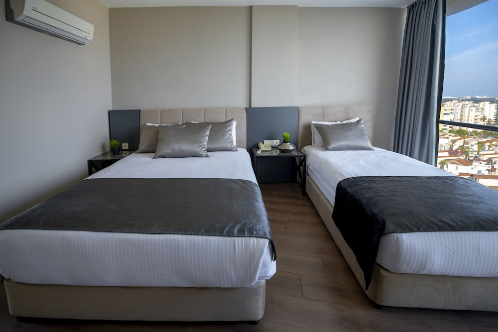 Tourist Hotel 12