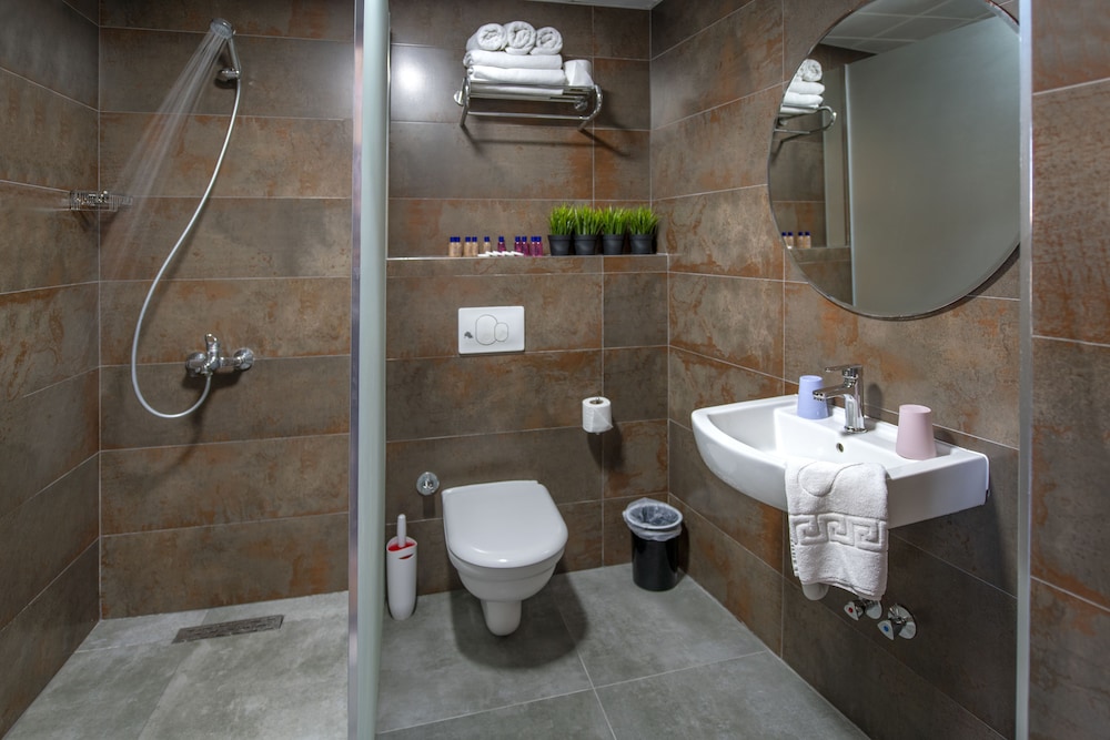 Tourist Hotel 22