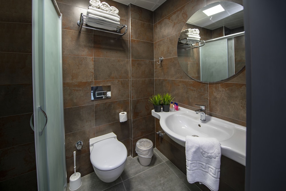Tourist Hotel 23