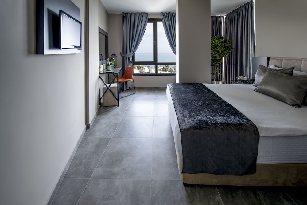 Tourist Hotel 15