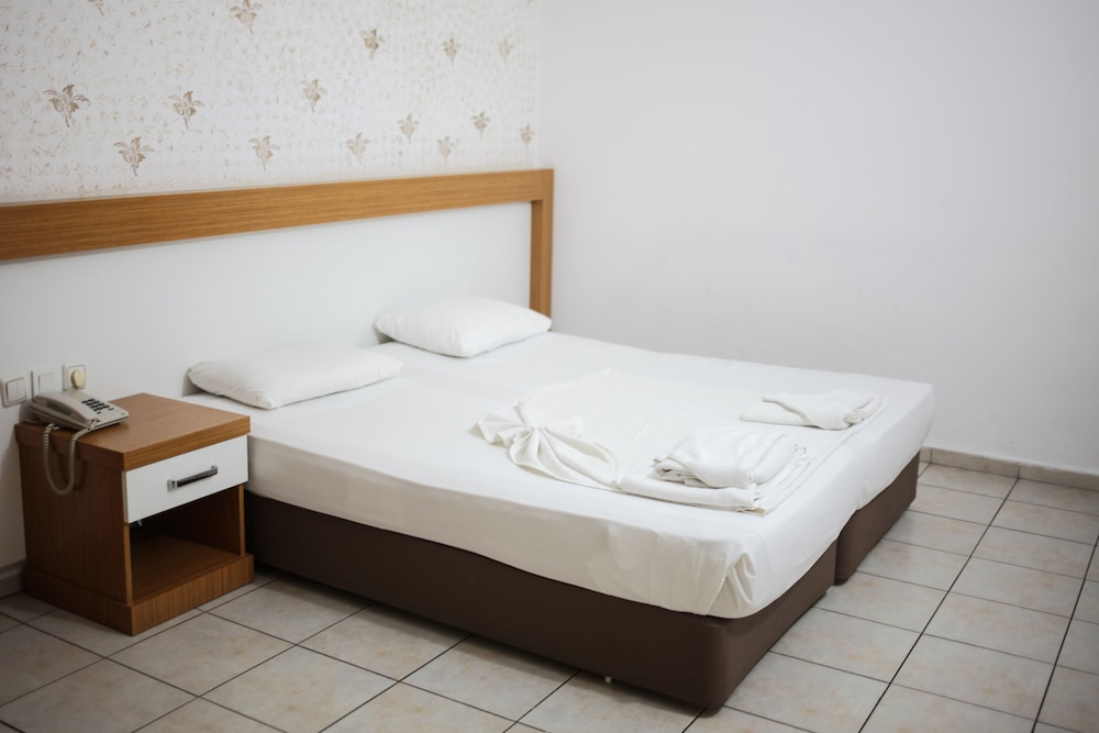Kleopatra Aytur Apart 2