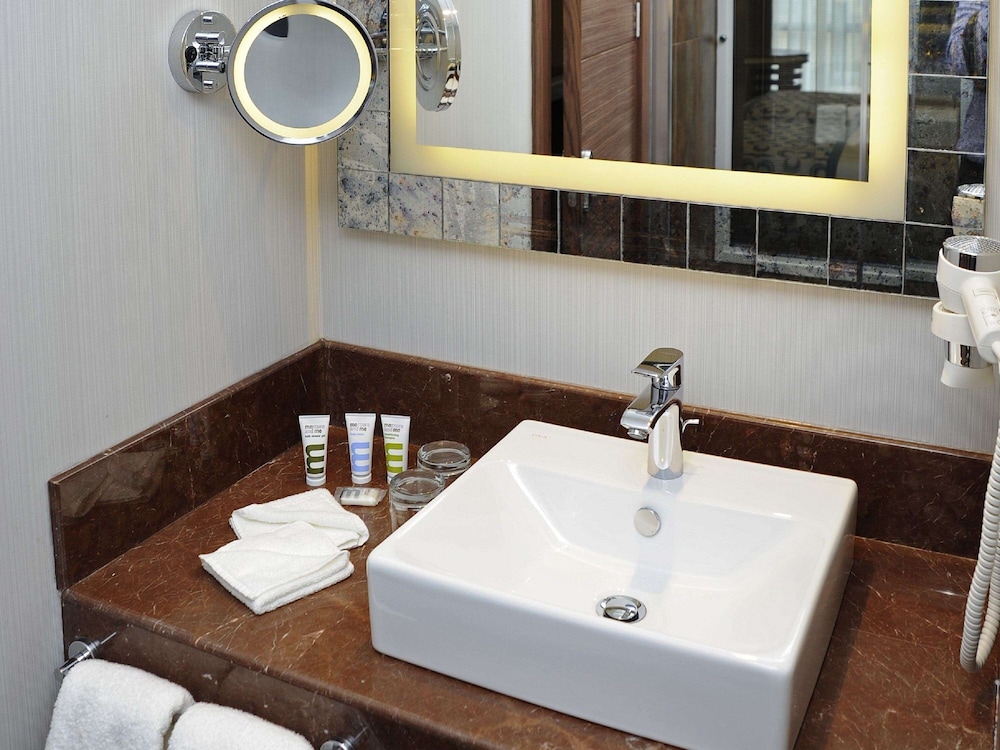 Mercure Istanbul Altunizade 16