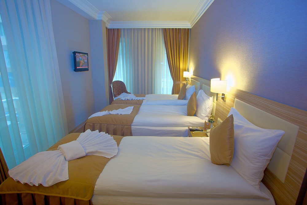 Emin Hotel 18