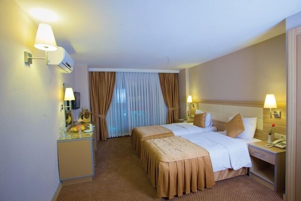 Emin Hotel 13