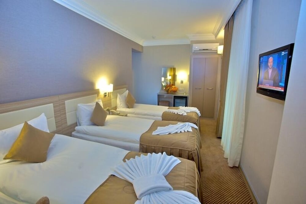 Emin Hotel 8