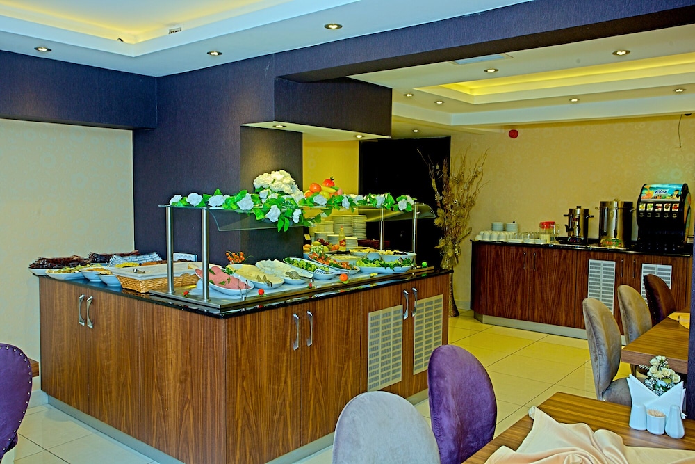 Emin Hotel 24