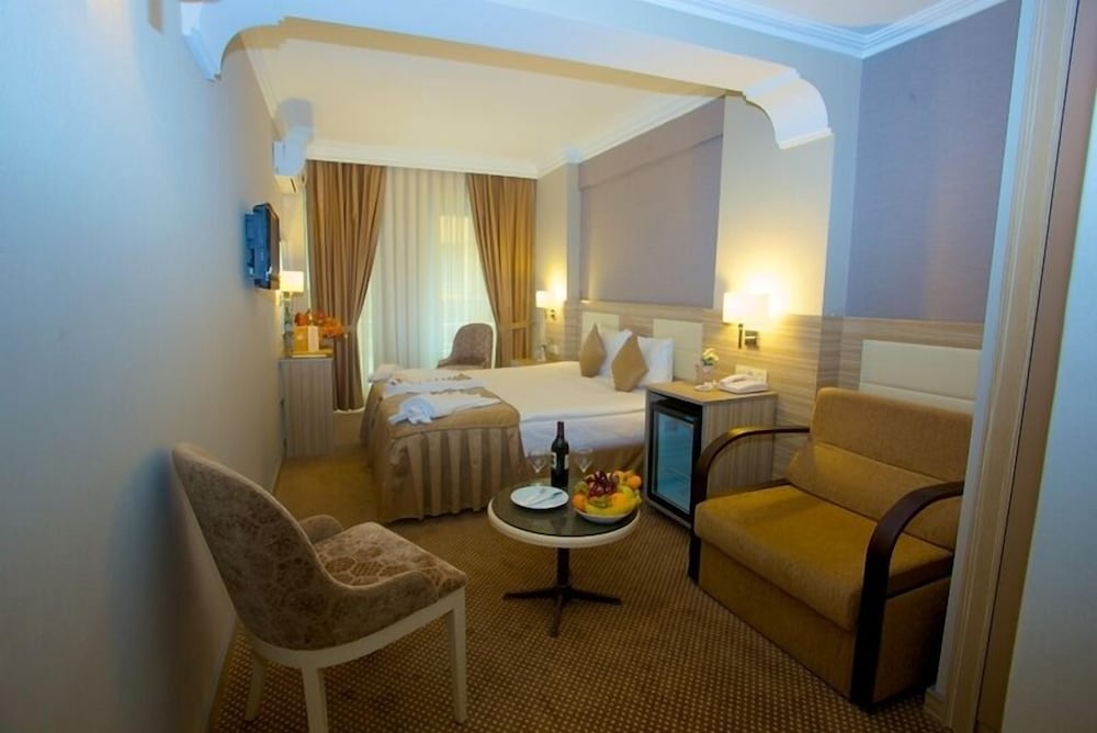 Emin Hotel 11