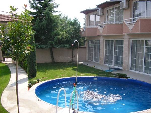 Aloha Luxury Apartments 13