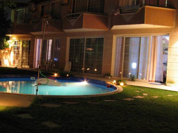 Aloha Luxury Apartments 5