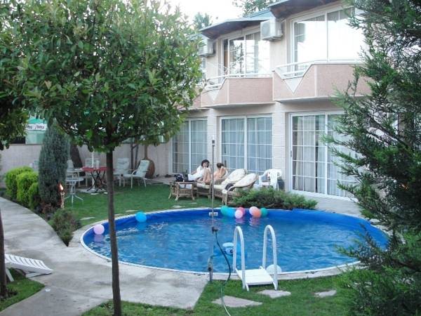 Aloha Luxury Apartments 7