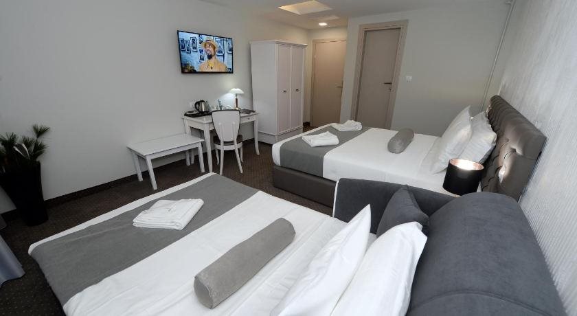Hotel Alexandar II 12