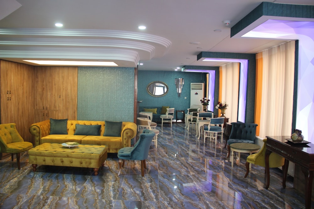 Kaya Madrid Hotel 8