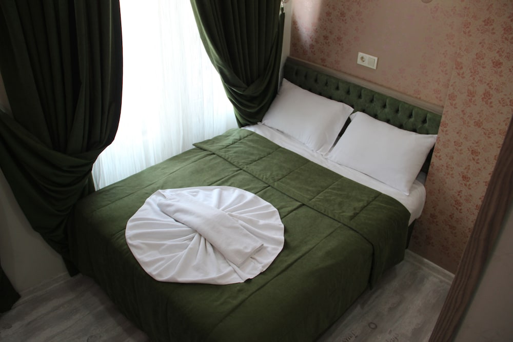 Kaya Madrid Hotel 11