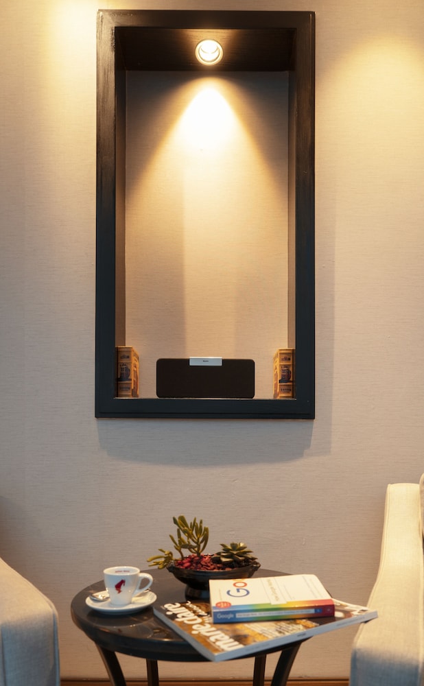 Hilton Istanbul Bomonti Hotel & Conference Center 12