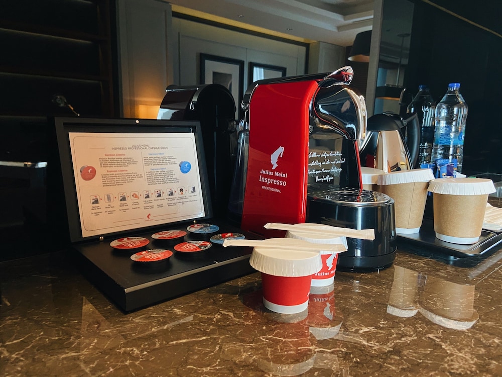Hilton Istanbul Bomonti Hotel & Conference Center 13
