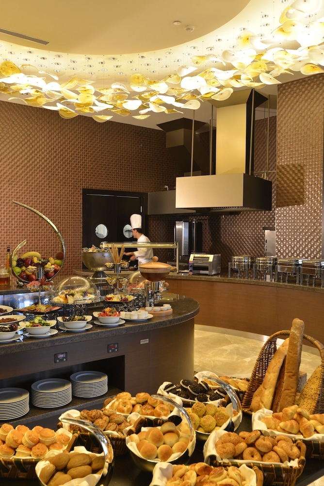 Wyndham Grand Istanbul Europe 7