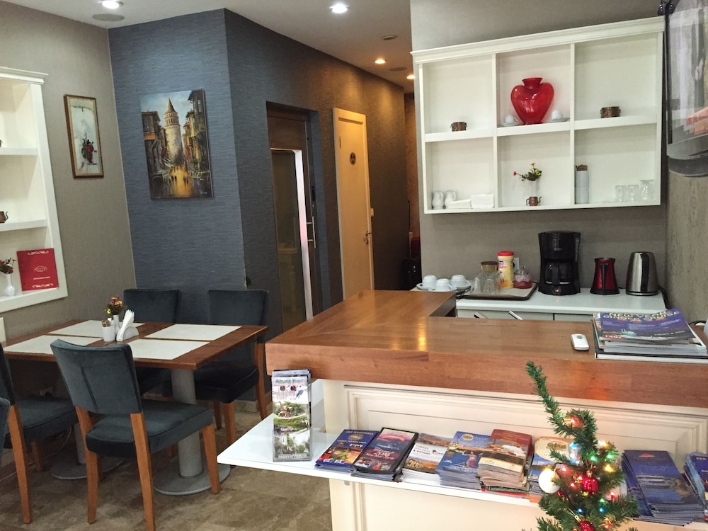 Alyon Suite Hotel 7