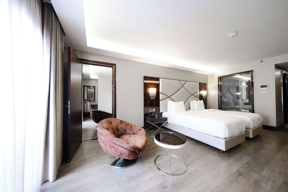 DoubleTree by Hilton Istanbul Gayrettepe 21